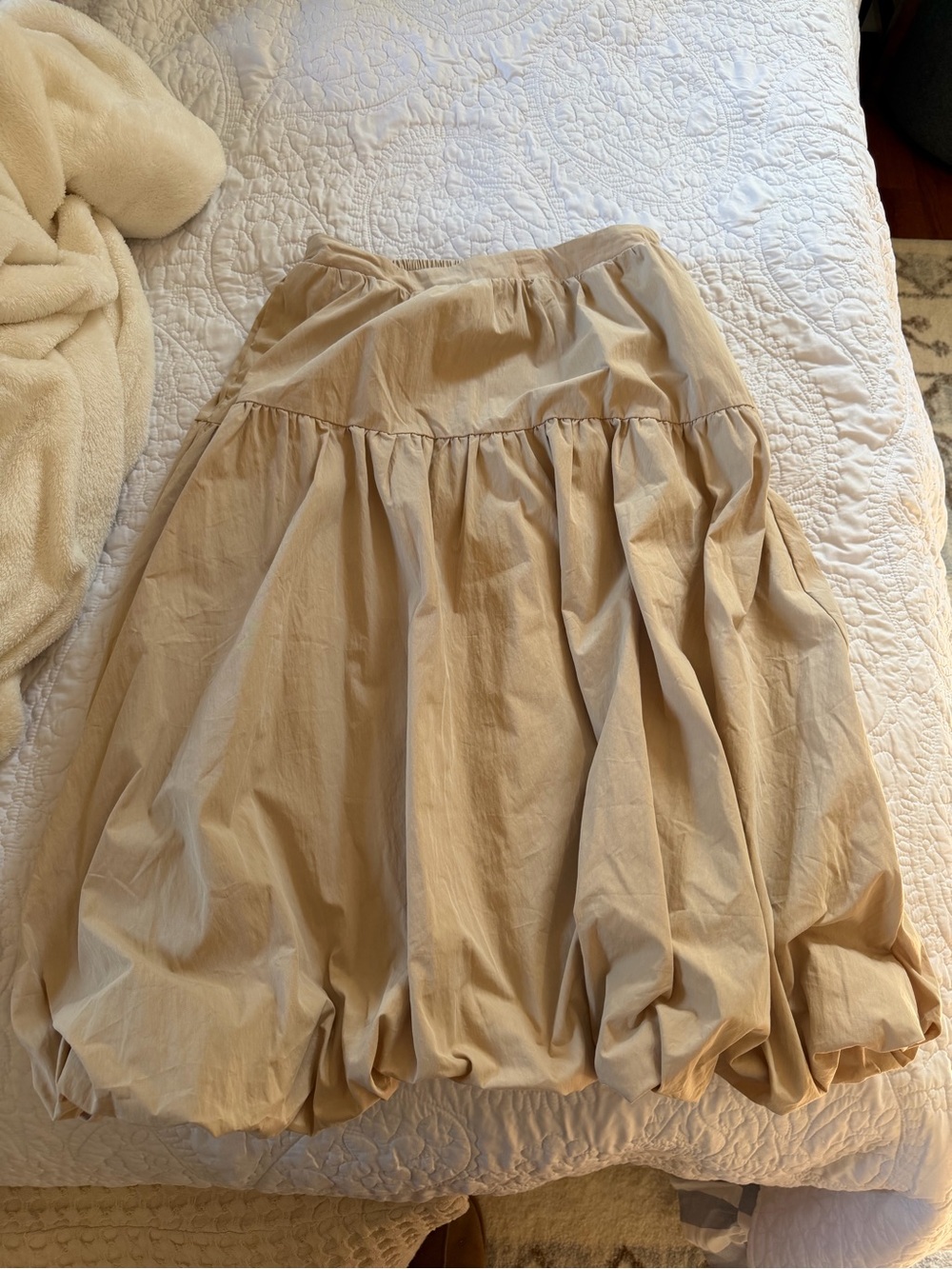 easel Beige Balloon Midi Skirt